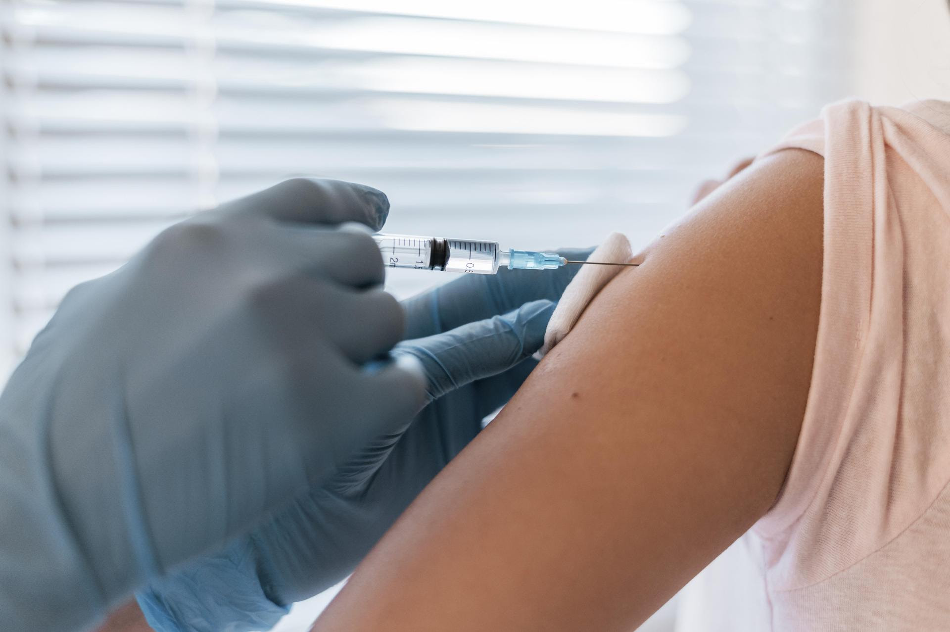 NOTICIAS ESCOBAR: DENGUE: ESCOBAR VACUNA GRATIS EN CENTROS DE SALUD ANTE LOS RIESGOS POR LA LLEGADA DE EL NI&Ntilde;O
